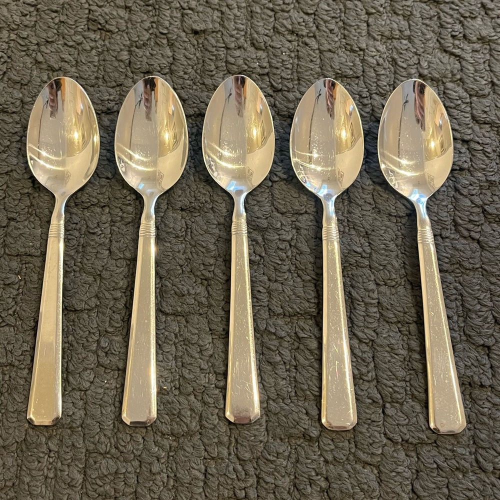 Metrona Stainless
J A HENCKELS (ZWILLING) Teaspoons (5)